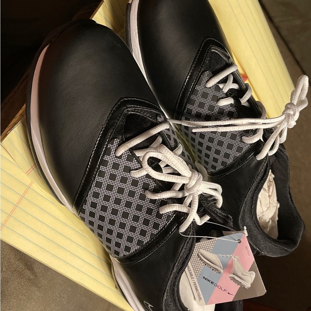 FORE! NEW-Nike  Interchangeable Golf Shoe, 9 Women’s size